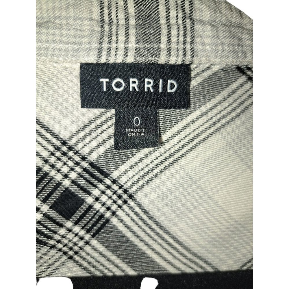 Torrid 0 Women's Black/White Plaid Button Down Shirt Casual Size Large - Picture 3 of 7